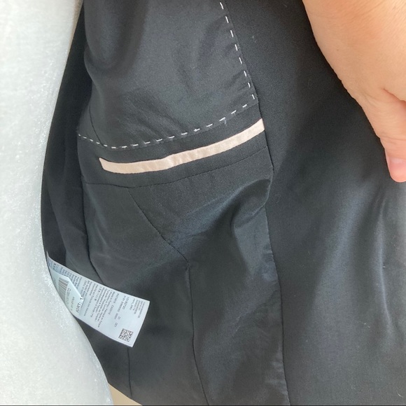 Hugo Boss Stretch Wool Jacket with Narrow Lapels - Picture 15 of 16